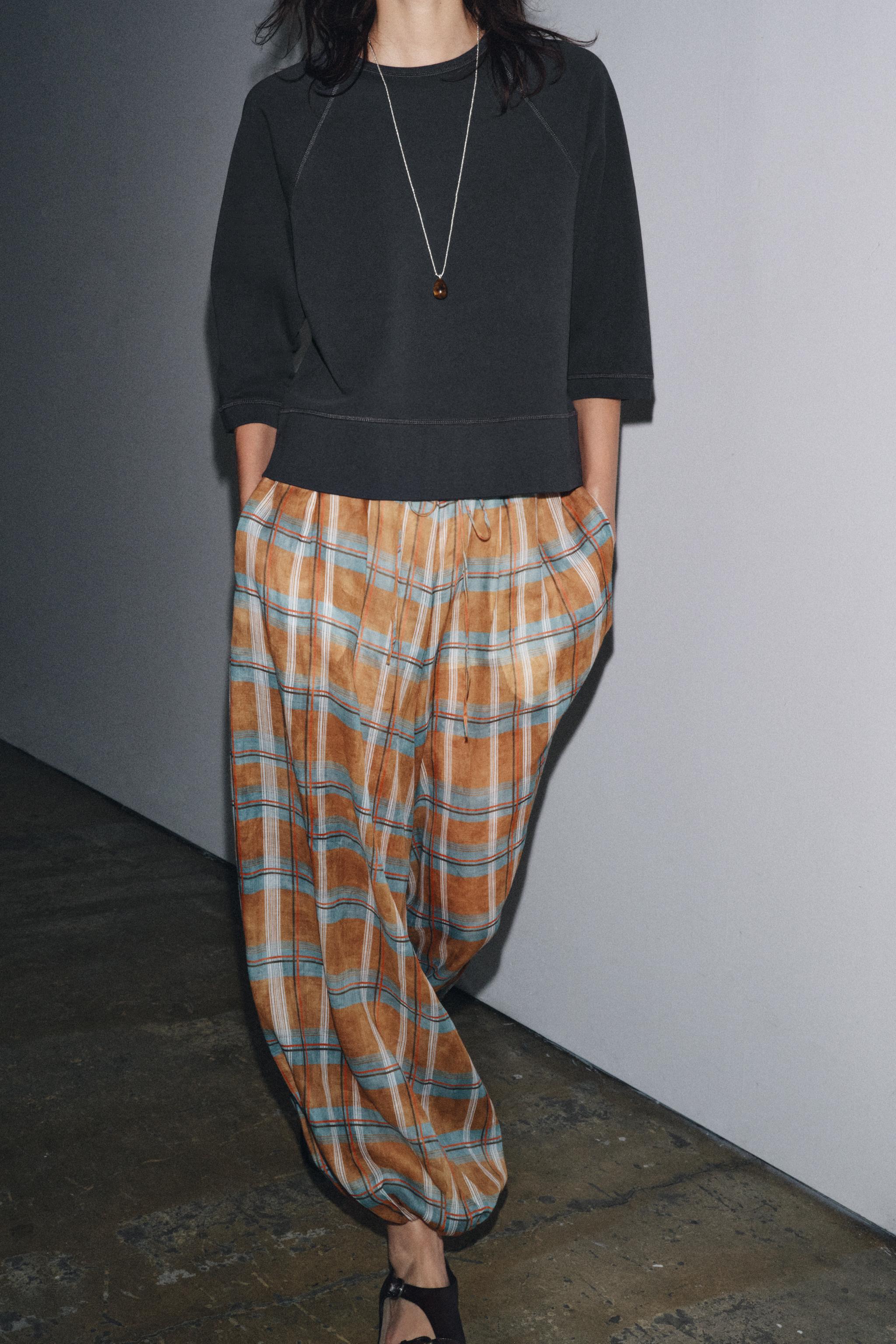 RAGLAN SLEEVE SWEATSHIRT